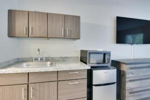 Charlotte Studio with Gym Near Hospitals, Park Expo