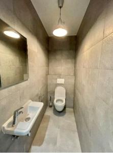 Easy-Stay 1 bedroom apartment with terrace and parking