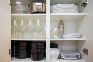 Upscale Pool Retreat- Sleeps 12 -King Beds- Renovated