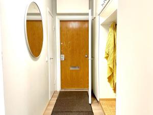 Bright and spacious 3BR Apartment with Fast Metro Access to City Center