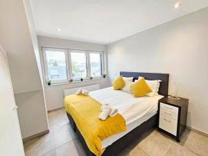 Refined 2 bedroom apartment with parking