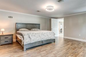 Charming Home with Private Pool in Clewiston!