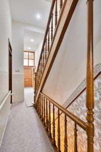 Chambres et appartement dans un immeuble de rapport