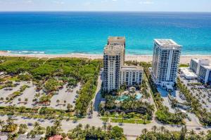 2B Beachfront condo! Pool! Games! 15 mins to PBI!