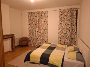 Chambres et appartement dans un immeuble de rapport