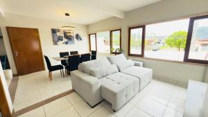 Martin de Sá - 800 metros da Praia