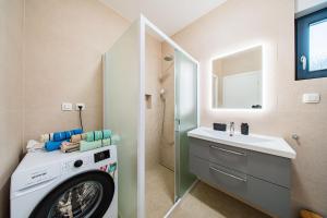Flex SelfCheckIns 213 - Zagreb - 2 Bedrooms - Parking - Loggia