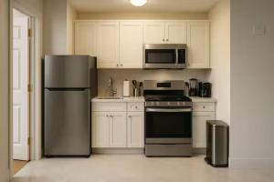 Warm & Cozy Escape - NYC & NWK with Free Parking