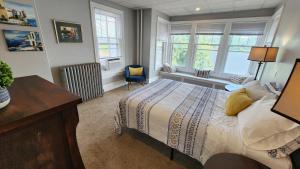 Waterfront Getaway in Historic Bristol