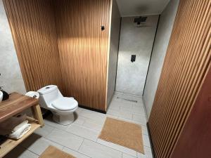 Motherhome 2 personas