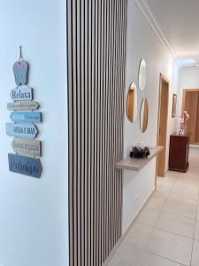 Charmant appartement, calme avec vue piscine, 1km de la plage, Olhos de Agua