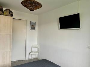 Appartement renové au calme, 1 chambre, balcon, proche mer