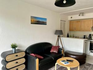 Appartement renové au calme, 1 chambre, balcon, proche mer