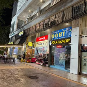 6PAX ONE BEDROOM SOHO near USM SPICE ARENA PANTAI SPECIALIST AIRPORT