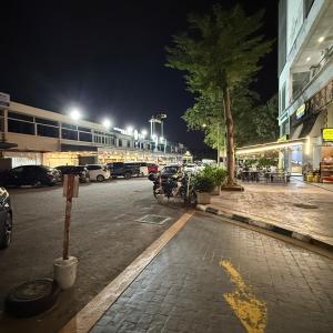 6PAX ONE BEDROOM SOHO near USM SPICE ARENA PANTAI SPECIALIST AIRPORT