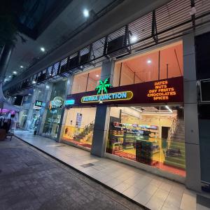 6PAX ONE BEDROOM SOHO near USM SPICE ARENA PANTAI SPECIALIST AIRPORT