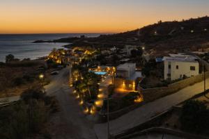 Relax Joy Villa - Easy Beach Access 150m Away