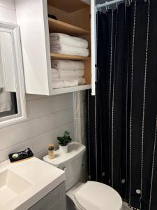 Quaint Backyard Refuge