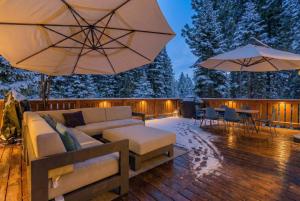 Modern 3BR Tahoe Cabin with Hot Tub