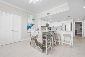 The Inn At Crystal Beach #503b