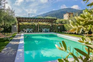 Apartment With Pool And Private Terrace In Tuscany