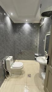 شقة نرجس العريض