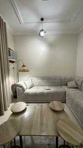 شقة نرجس العريض