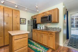 STUDIOS - Vacation Condos in Kona