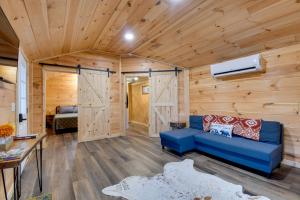 Stout Cabin w Fire Pit: 1 Mi to Ohio River!