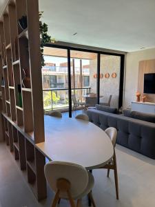 Apto com Hidro Acesso a Praia Para 06 Pessoas