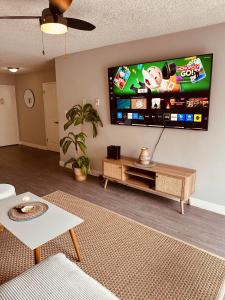 Walk to Santa Monica Beach & Pier I Free Parking!