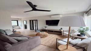 Salt 5607 Newly Renovated Luxury On The Coffin Bay Esplanade