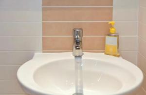 Cardiff Bay and City Centre Apartment Sleeps 4 with Parking