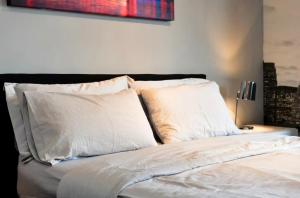 Contractor Century Wharf Apartment Free Parking Gym and Pool