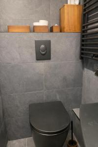 Saint-Germain-des-Prés - Modern-Calm-Bright