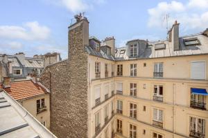 Saint-Germain-des-Prés - Modern-Calm-Bright