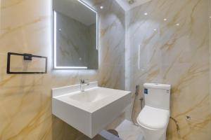 Lux 3BHK With Pvt Jacuzzi in Marina - Dec 1802