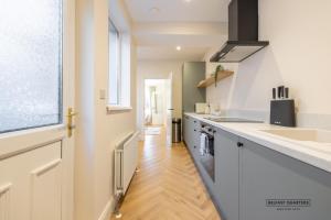 Belfast Quarters- Fane St