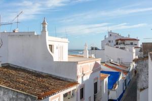 Charming 3 level house in Lagos center great balcony views and near beach