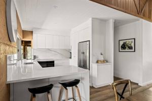 Waterlily Retreat - Bushland Serenity near the Beach