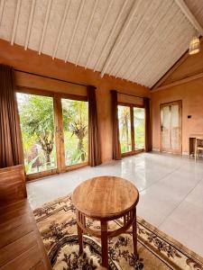 Dikaloha Surfschool and Stay