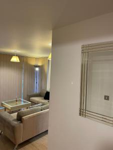 2 bedroom apartment near Wolverhampton train station