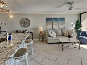 San Luis 736 - Oceanfront Paradise