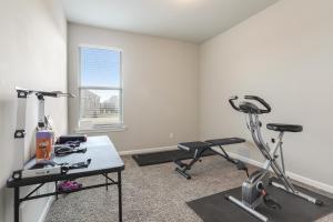 5BR 3BA Waterfront Home Near Highway and Area Attractions