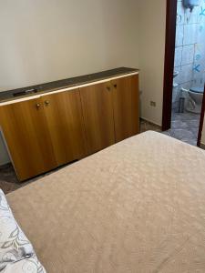 Quarto casal banheiro kitnet Antonina há 15 km de Morretes