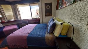 Habitación amplia cerca de Andares