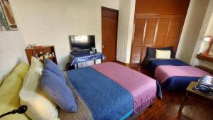 Habitación amplia cerca de Andares