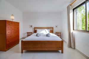 Relaxing 2BD Apt 500m Beach w AC WiFi Pool