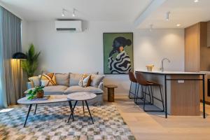 Nostalgic Glamour Pool Gym Sauna Steam Bar