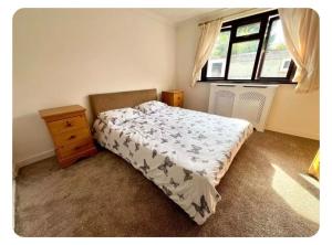 Complete house in Cornwall for family friends